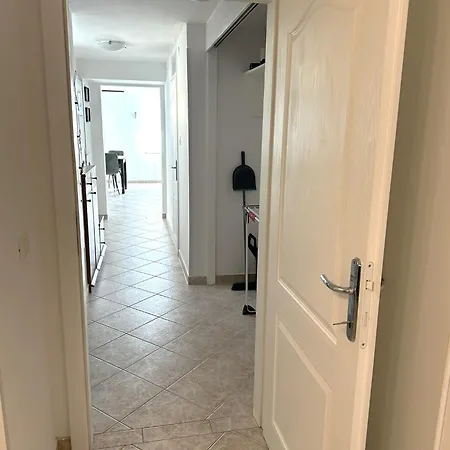 Blue Coast Ivo شقة *