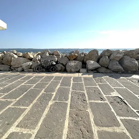 Blue Coast Ivo * بيران