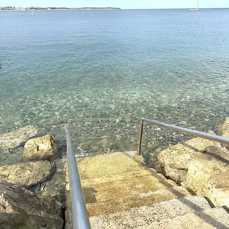 Blue Coast Ivo شقة *