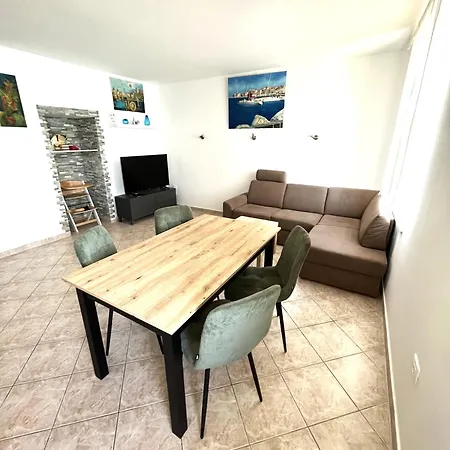 Blue Coast Ivo Piran